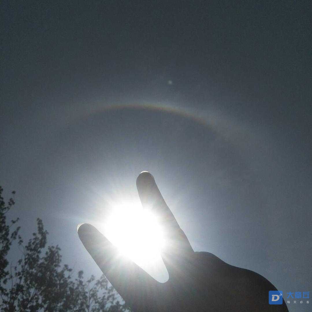 随后章友   关关  发布章友圈说看到了 全圆彩虹, 不得不说,剪刀手和"