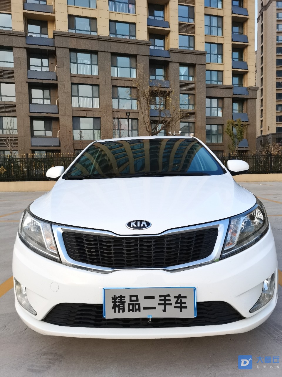 14起亚k2,1.4排量手挡,六万多公里,车况非常