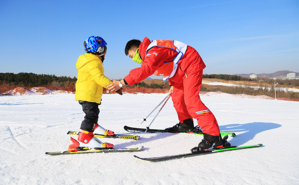 属鼠的章丘人注意滑雪免费了香草园滑雪场等你来撩